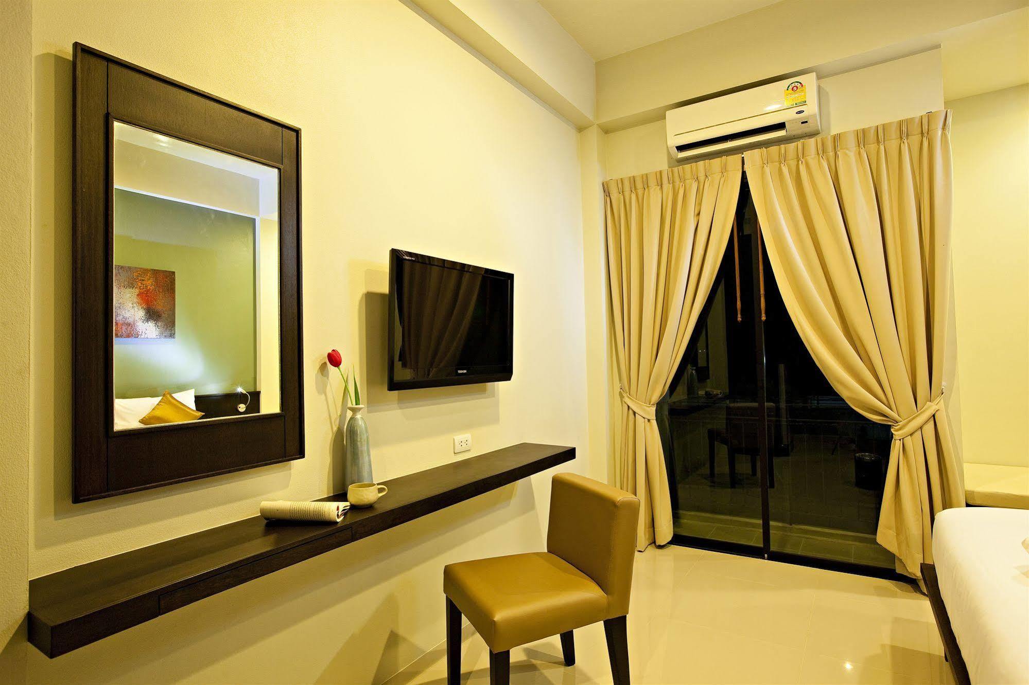 Leisure Place Phuket Chalong Exteriör bild